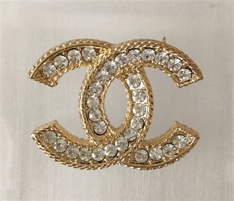 chanel brooches pins.